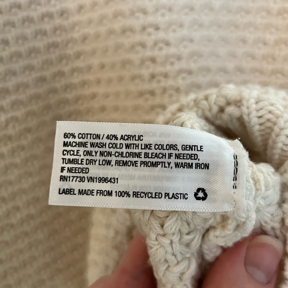 Universal Thread Sweater - Picture 5 of 7